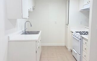 1 bed, 1 bath, 700 sqft, $1,875, Unit 33