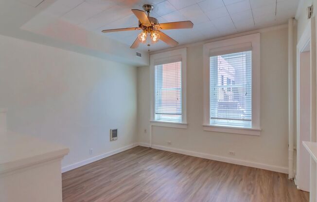 Studio, 1 bath, 360 sqft, $1,725, Unit 5