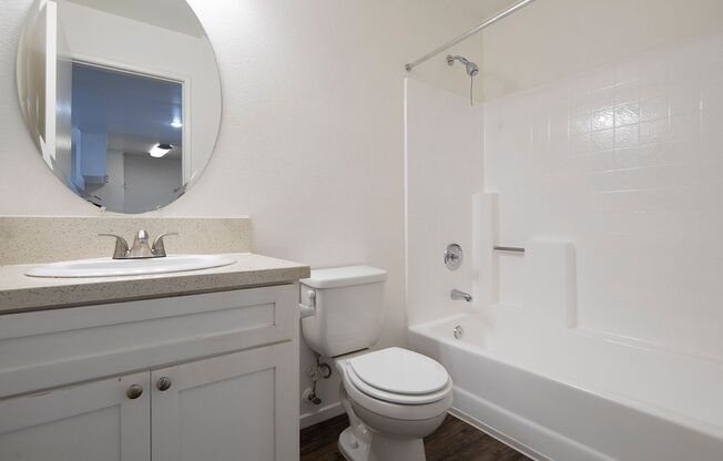 2 beds, 2 baths, 864 sqft, $2,680, Unit 221
