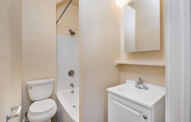 Studio, 1 bath, 359 sqft, $1,295, Unit 306