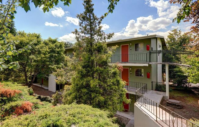Studio, 1 bath, 375 sqft, $1,075, Unit 213