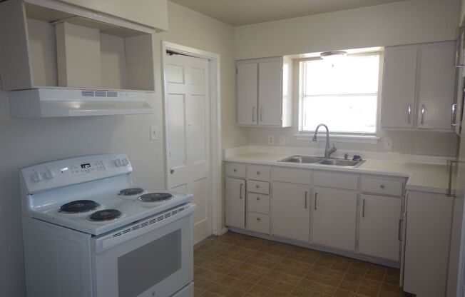 3 beds, 2 baths, $1,500