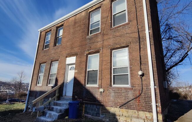 *Spacious 2BD/1BA Single-Family Home Available in Oakland*