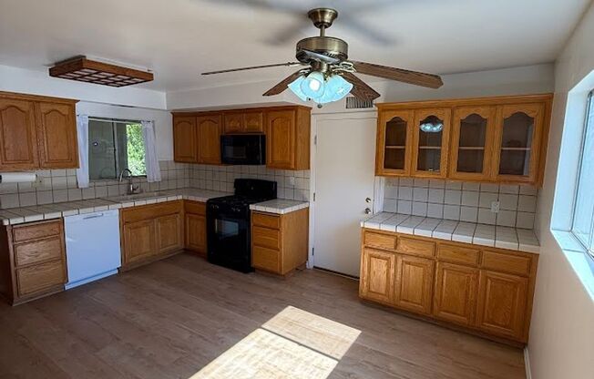 Beautiful 3 Bedroom, 2 Bathroom North Hills Home for Lease! Ready for Move-In!