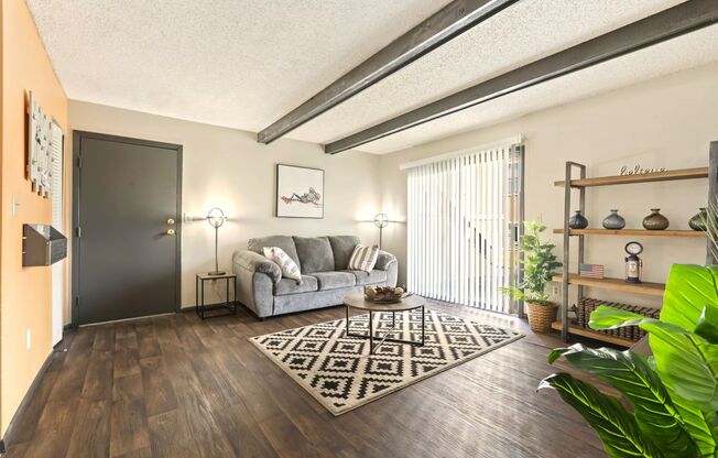 1 bed, 1 bath, 620 sqft, $750