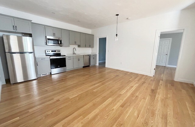 3 beds, 1 bath, 1,750 sqft, $3,400, Unit 1