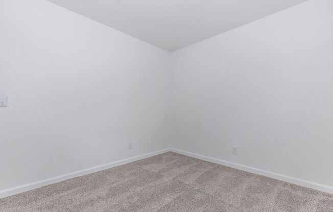 2 beds, 1 bath, 697 sqft, $1,050, Unit 226