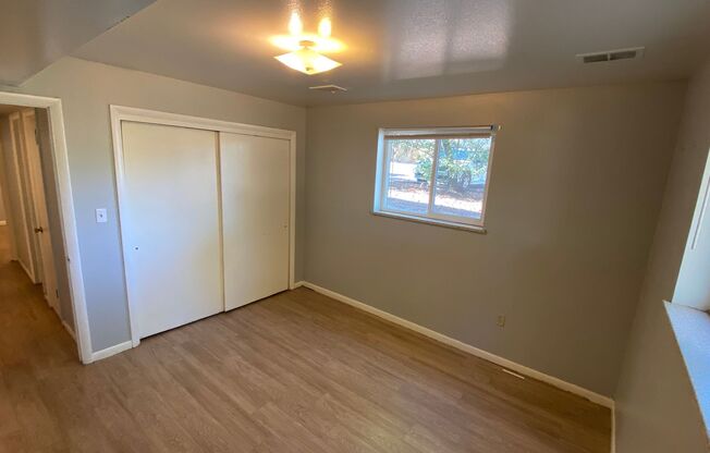 2 beds, 1 bath, $1,895, Unit B