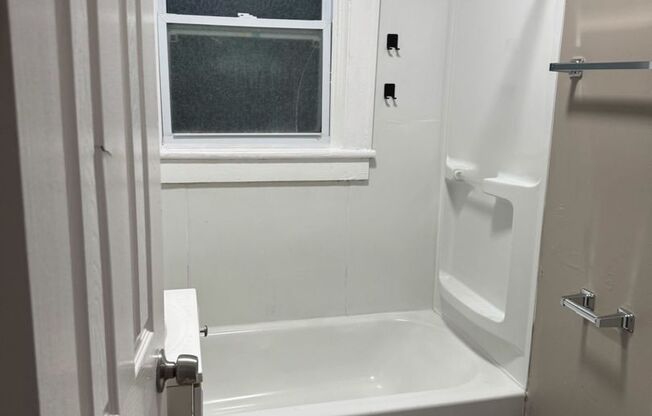 1309 Oxford St