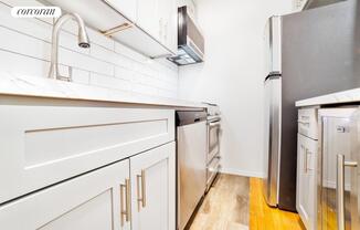 542 E 82 ST
