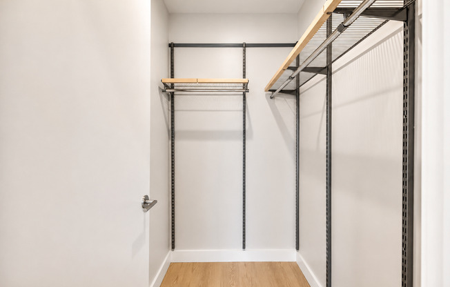 3 beds, 2 baths, 1,487 sqft, $6,995, Unit PH901