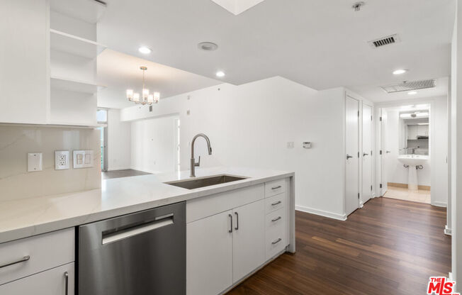 2 beds, 3 baths, 1,434 sqft, $8,000, Unit 1631