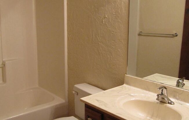 1 bed, 1 bath, 800 sqft, $975, Unit SW 209