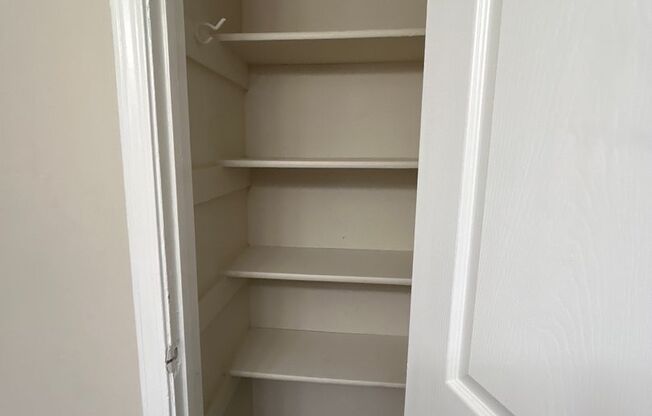 1 bed, 1 bath, $1,318, Unit 825