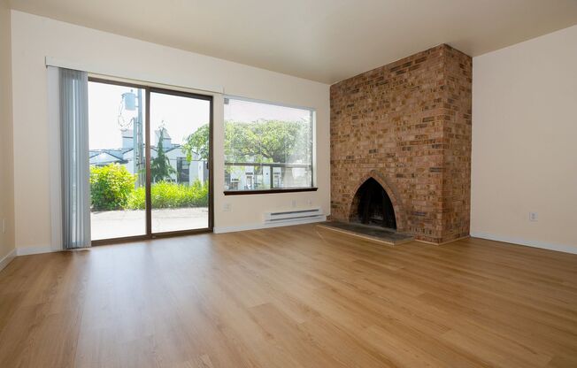 3421A-3423B 23rd Ave W