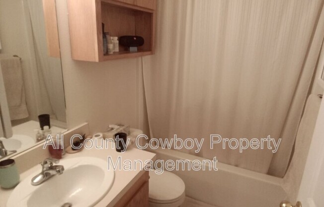1657 N 5 ST