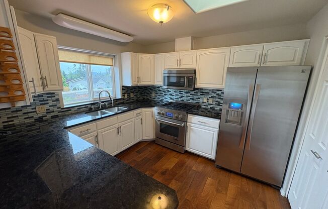 4 beds, 2.5 baths, $3,800