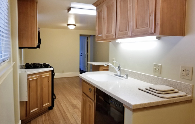 1 bed, 1 bath, 555 sqft, $1,375, Unit Unit 6