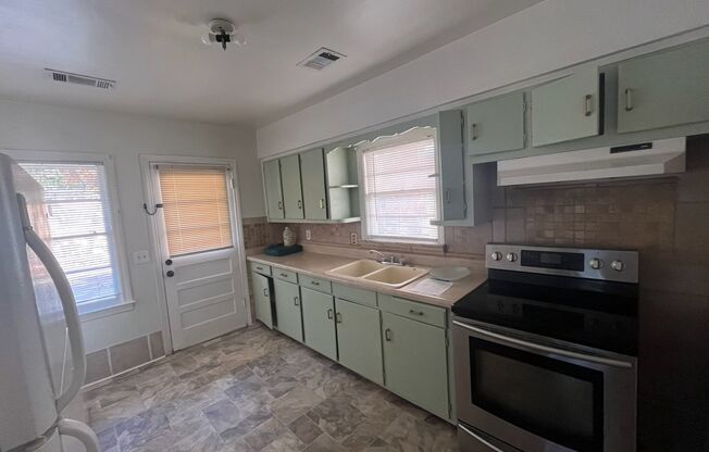 2 beds, 1 bath, $1,000