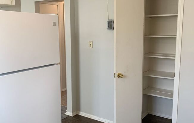 2 beds, 1 bath, 700 sqft, $875, Unit 9131