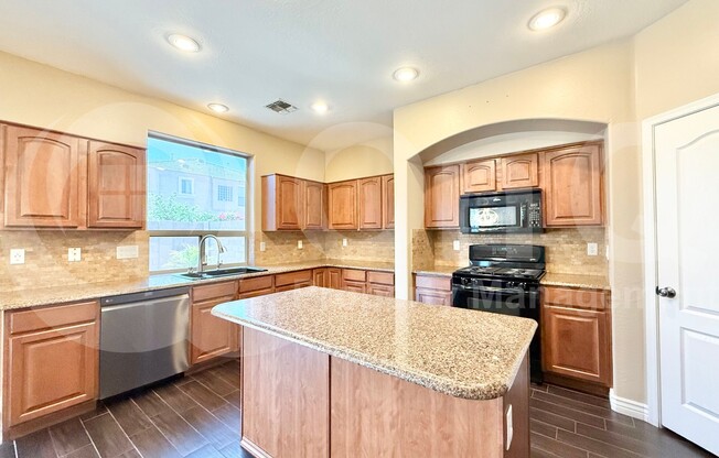 16111 W WINSLOW DR