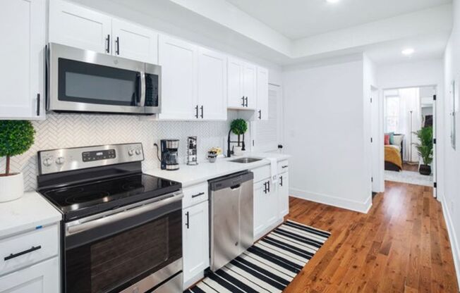 2 beds, 2 baths, 1,025 sqft, $1,425, Unit Unit 2