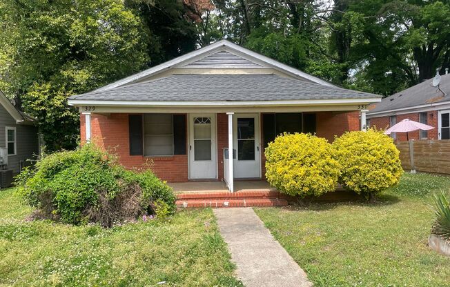 Cozy 2 Bedroom Duplex (Move in Special if you move in by May 15,2025)