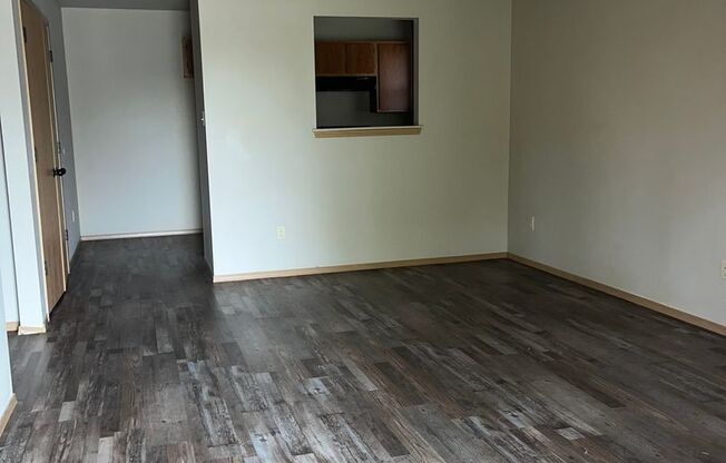 2 beds, 1 bath, $775