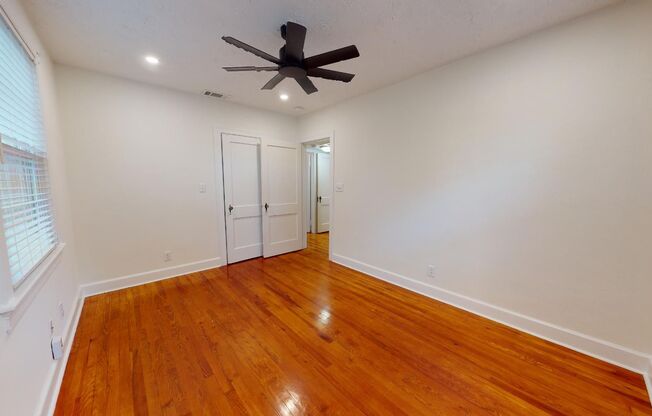 2 beds, 1 bath, $1,900