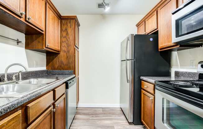 The Commons Apartments in Tampa Florida photo of renovated kitchen
