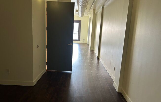 1 bed, 1 bath, 1,033 sqft, $2,936, Unit 1023-306