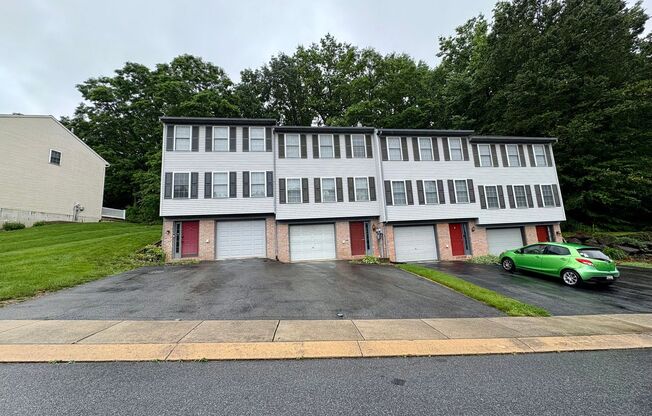 3 Bedroom 1.5 Bathroom in Elizabethtown!
