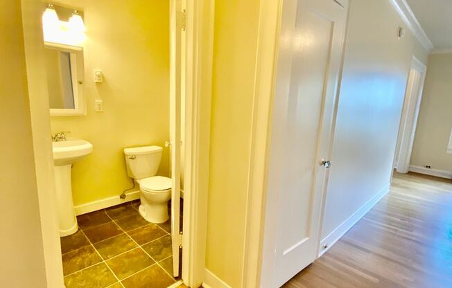 Studio, 1 bath, 462 sqft, $1,695, Unit 102