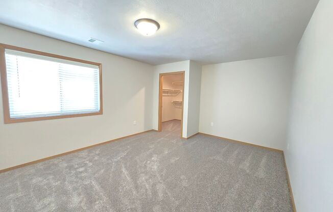 1 bed, 1 bath, 756 sqft, $1,195, Unit 3500 302