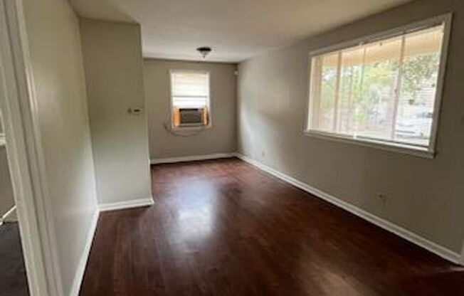 2 beds, 1 bath, $1,000