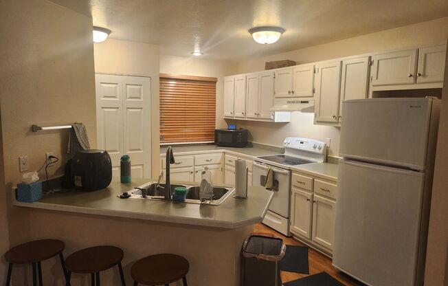 2 beds, 1.5 baths, $2,150, Unit # 12