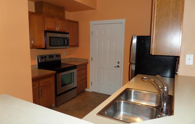 2 Bed 2 Bath Condo in Seatac, WA