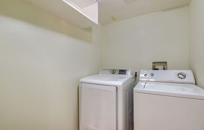 4 beds, 2.5 baths, $2,000