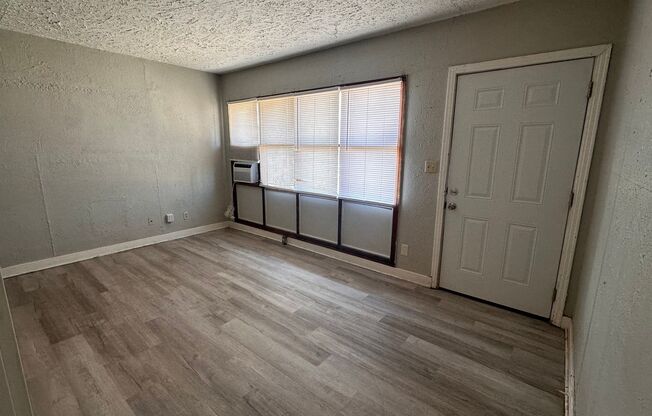 $599 - 2 bed 1 bath - Single Family Home