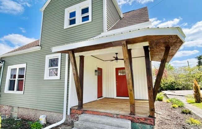 Knoxville 37920 - 1 bedroom, 1 bath unit on Second Floor - Contact Tara Hayes (865) 242-8010