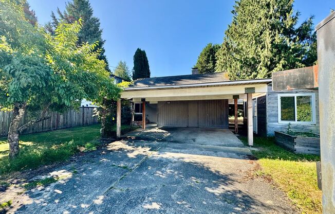 Mid-Century Gem near Meadowbrook Park!