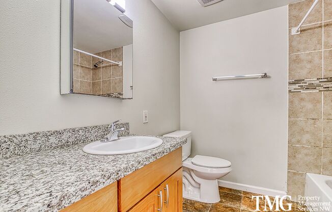 2 beds, 1 bath, 850 sqft, $1,450, Unit 203