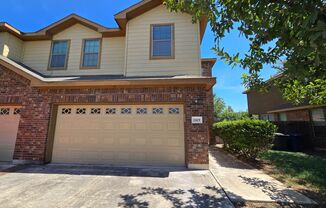 3 beds, 2.5 baths, $1,395