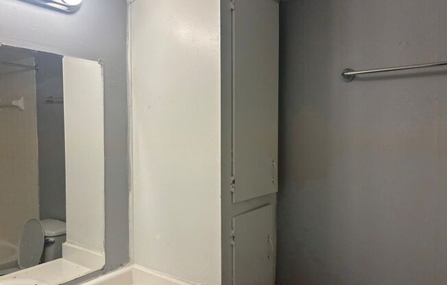 2 beds, 1 bath, 931 sqft, $850, Unit A3