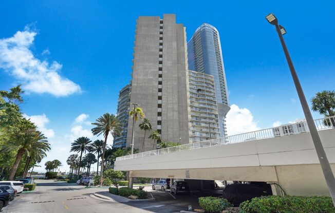 2 beds, 2 baths, $4,300, Unit unit 20H