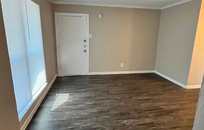 1 bed, 1 bath, 560 sqft, $1,360, Unit 2014