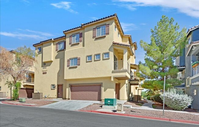 Chic and modern 3-story townhome in a gated community for Rent!!