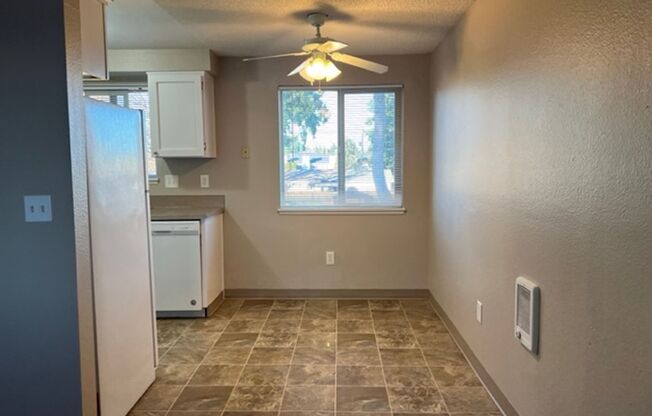 2 beds, 1 bath, 771 sqft, $1,599