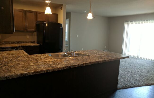 3 beds, 2 baths, 1,293 sqft, $1,375, Unit 2360-211