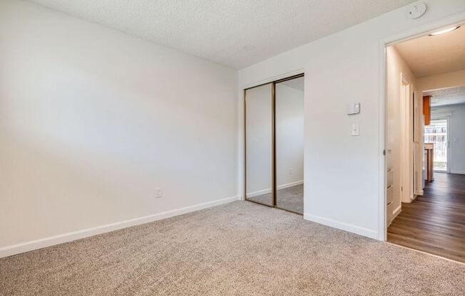 2 beds, 1 bath, 809 sqft, $1,650, Unit 5